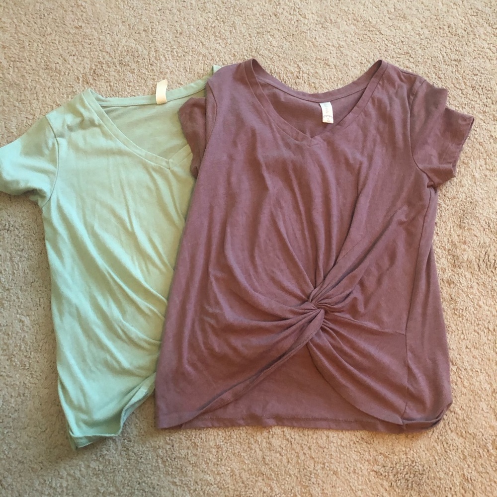 Altar’d state size m knot tee